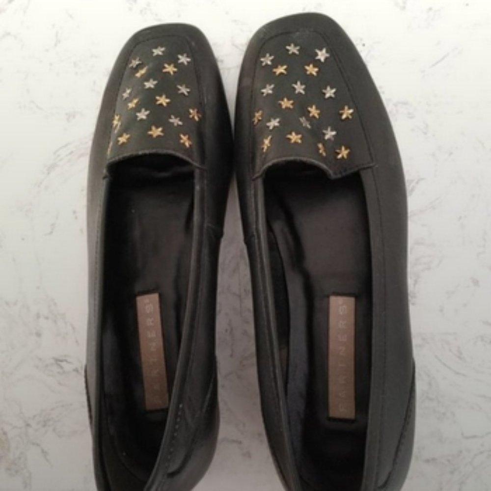 Partners Women's slip-on flat shoes size 5 .5 in black color
